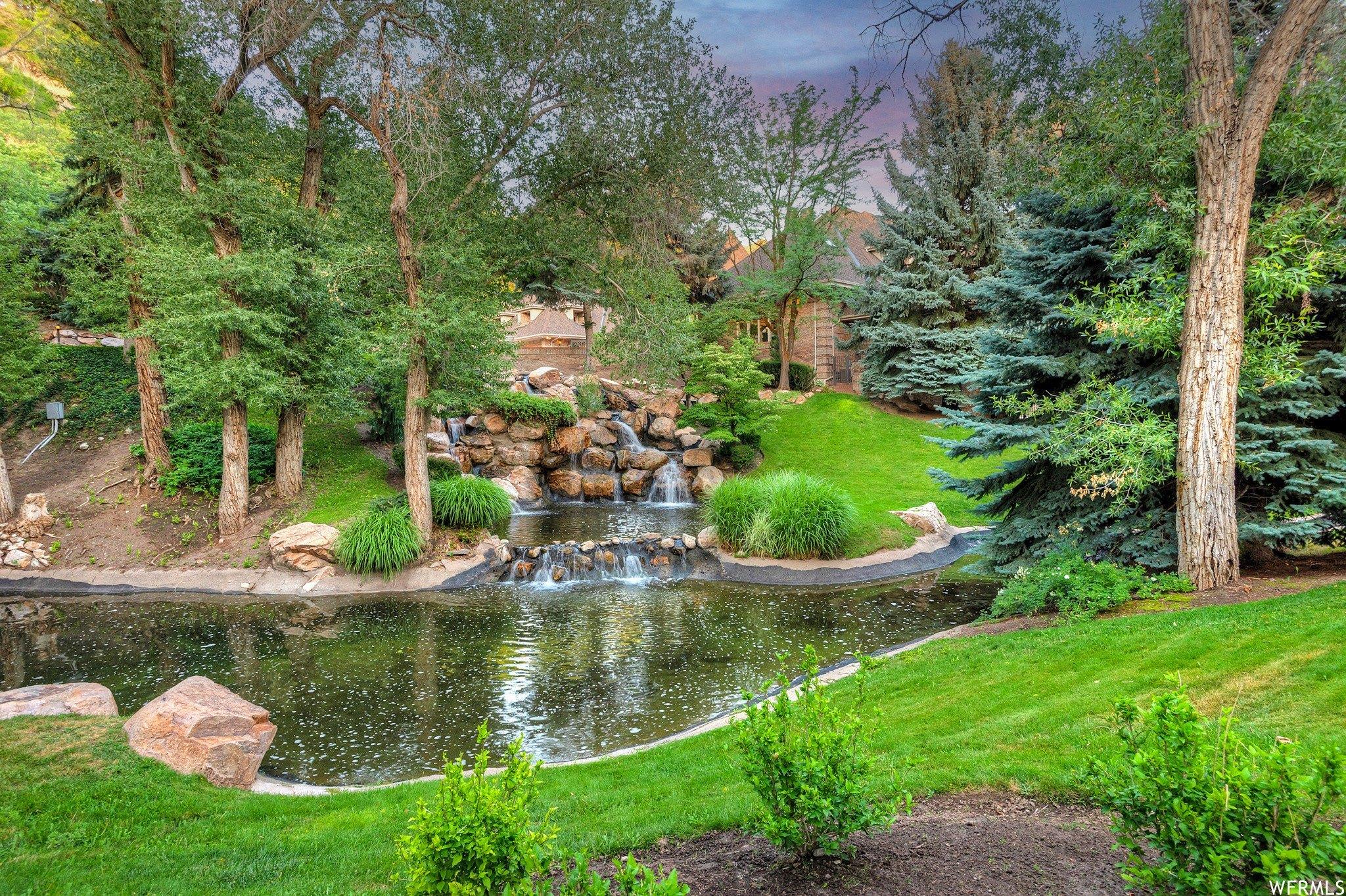 E Robidoux Rd, Sandy, UT 84093