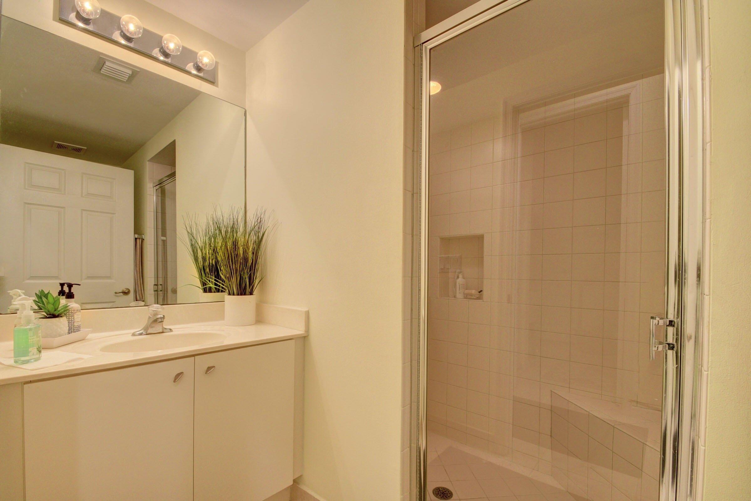 Oak Meadow Ln, Lake Worth, FL 33449