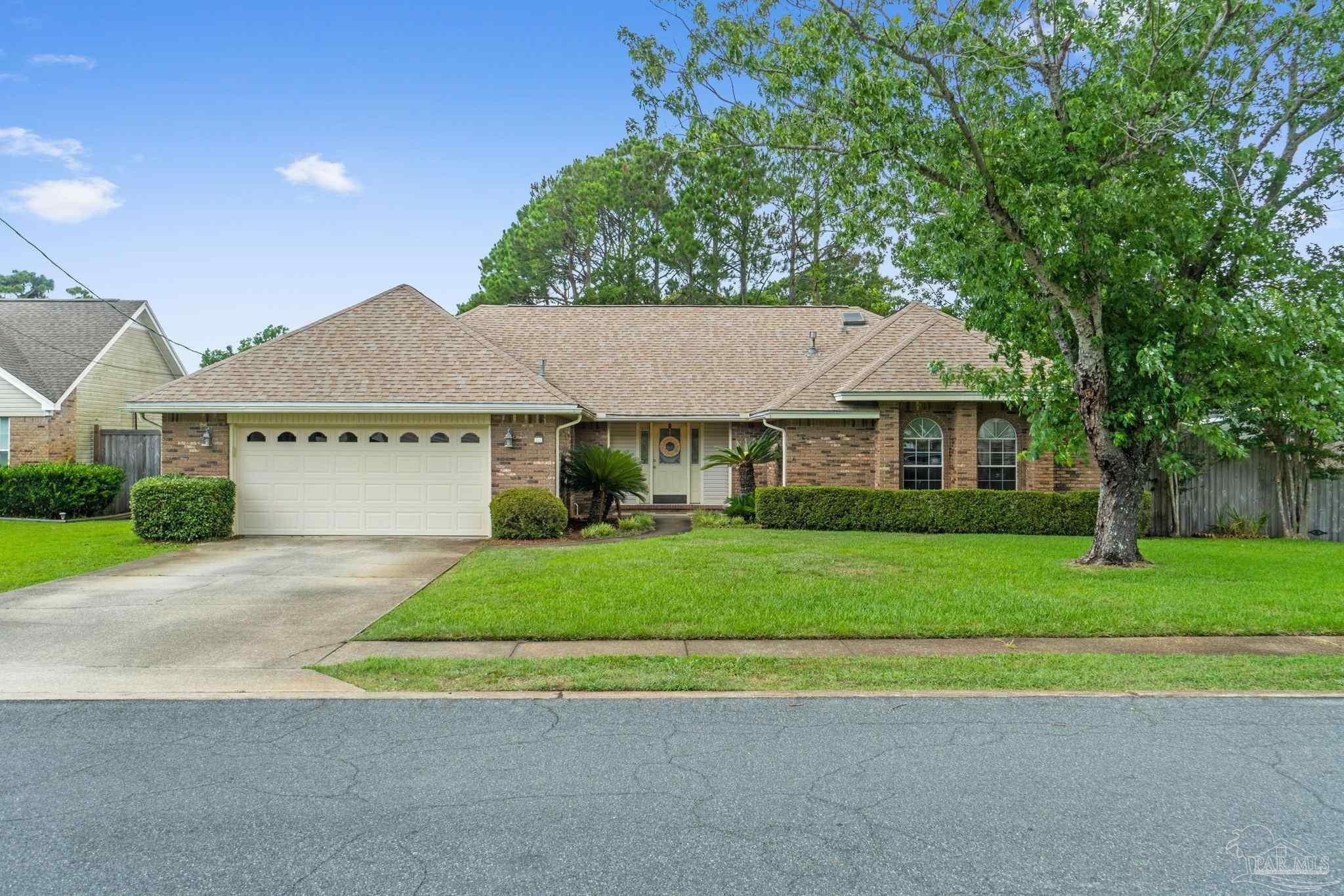 E Timberlake Dr, Mary Esther, FL 32569