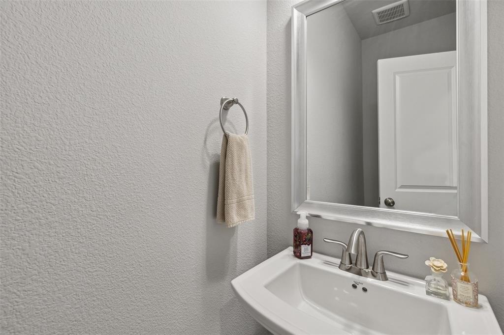 Dame Carol Way, Carrollton, TX 75010