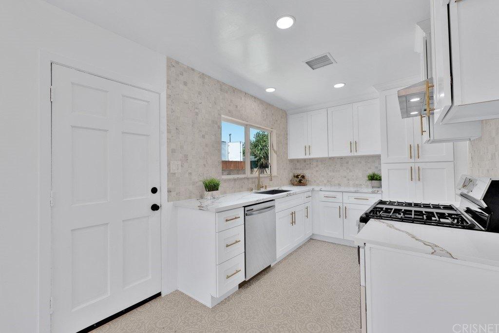 Cherrystone Ave, Panorama City, CA 91402