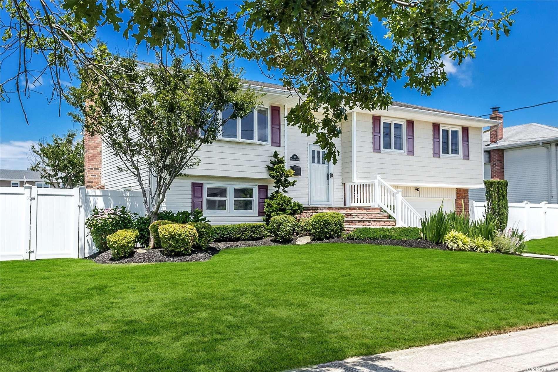Florence Ave, Massapequa, NY 11758