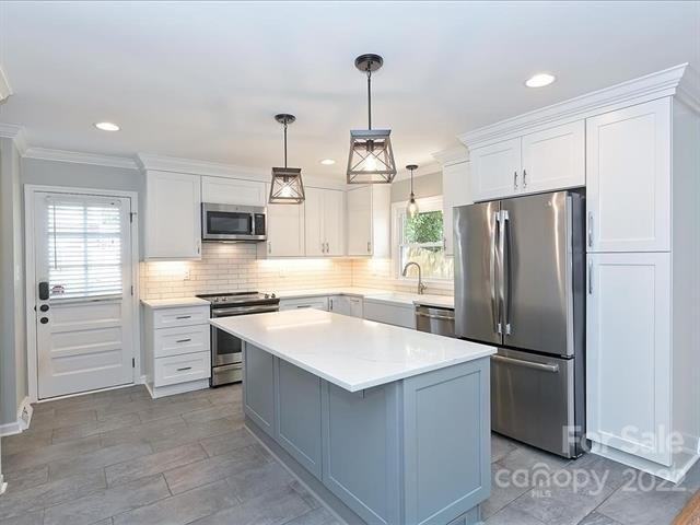 Zephyr Ln, Charlotte, NC 28209