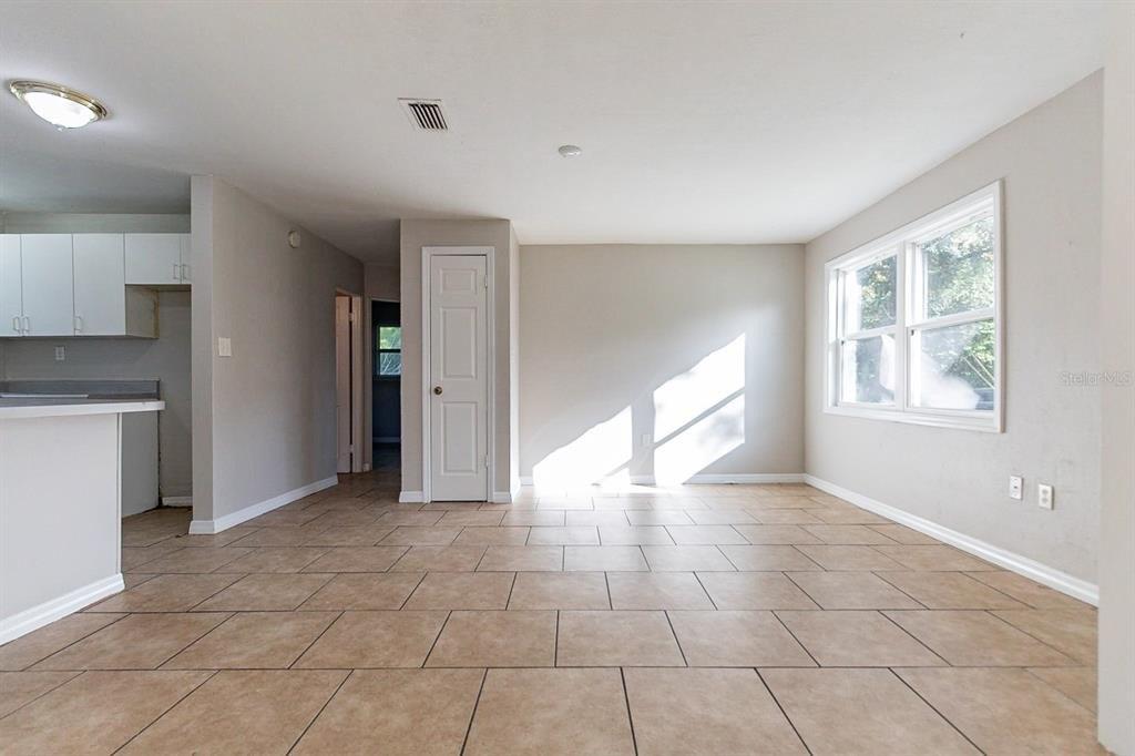 Park Ave, Orange City, FL 32763