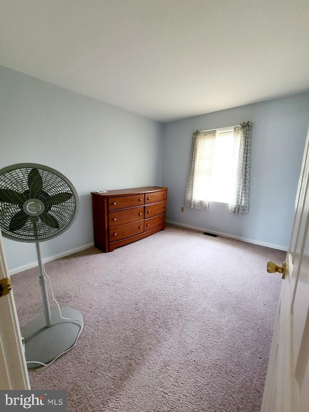 Goldsmith Ln, Newark, DE 19702