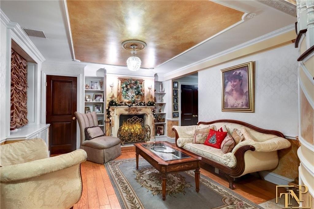 165th Ave, Howard Beach, NY 11414