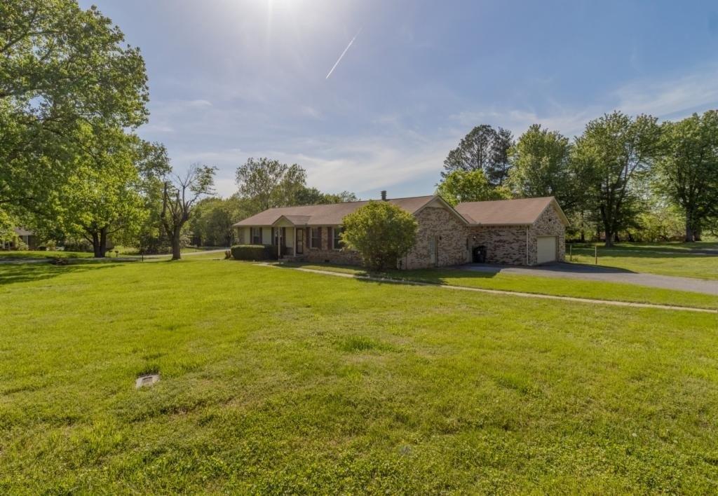 Auburn Dr, Clarksville, TN 37043
