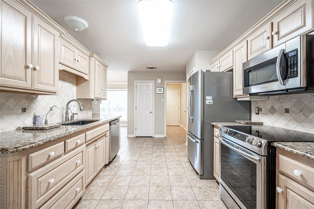 Ravenswood Rd, Granbury, TX 76049