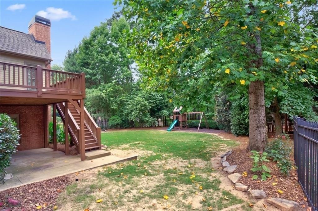 Murrays Loch Pl Nw, Kennesaw, GA 30152