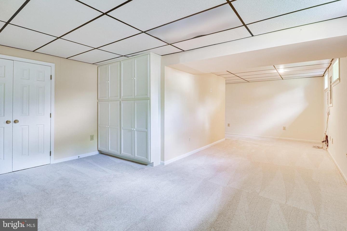Glencroft Rd, Vienna, VA 22181