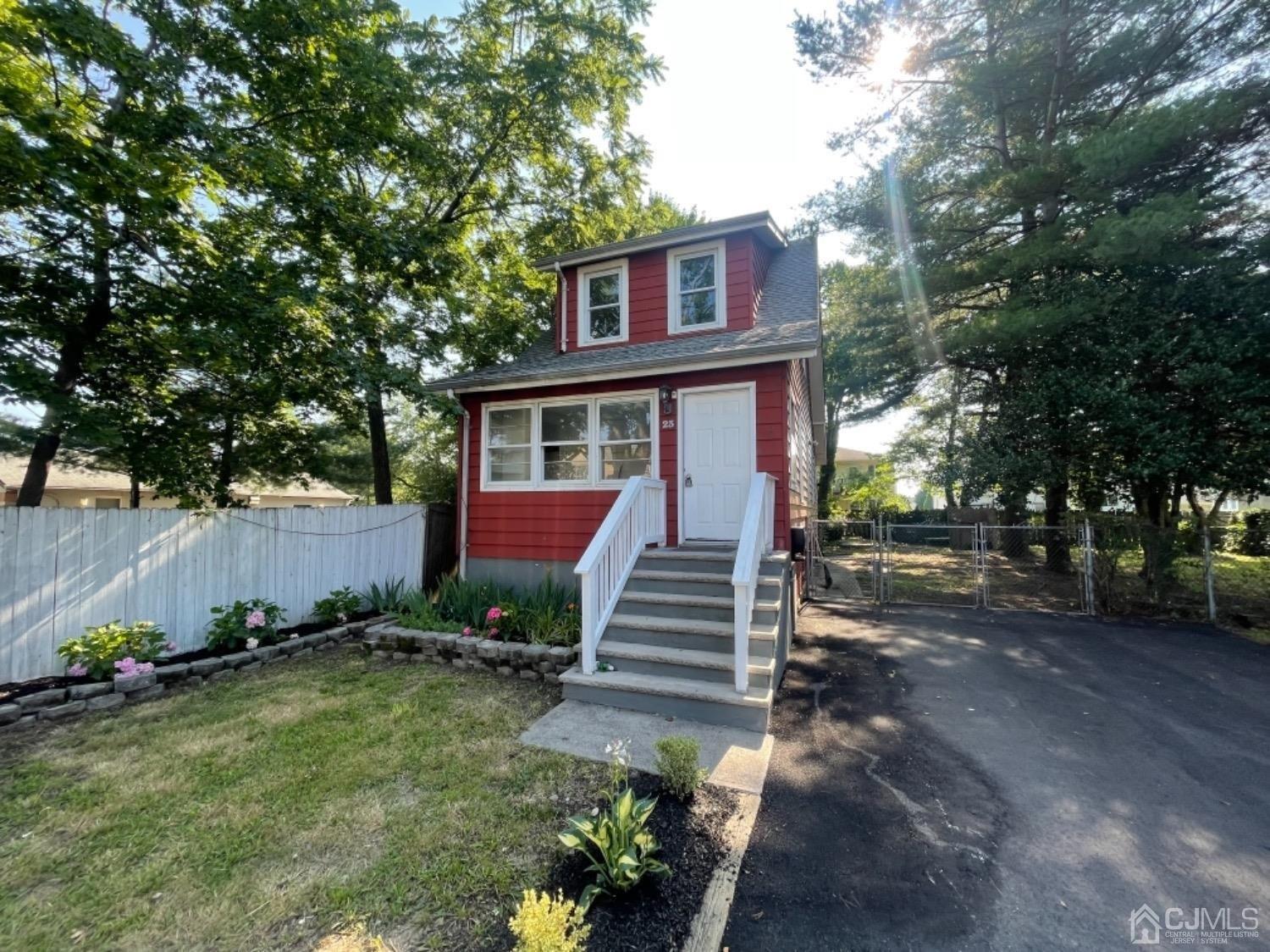 Redwood Ave, Edison, NJ 08817