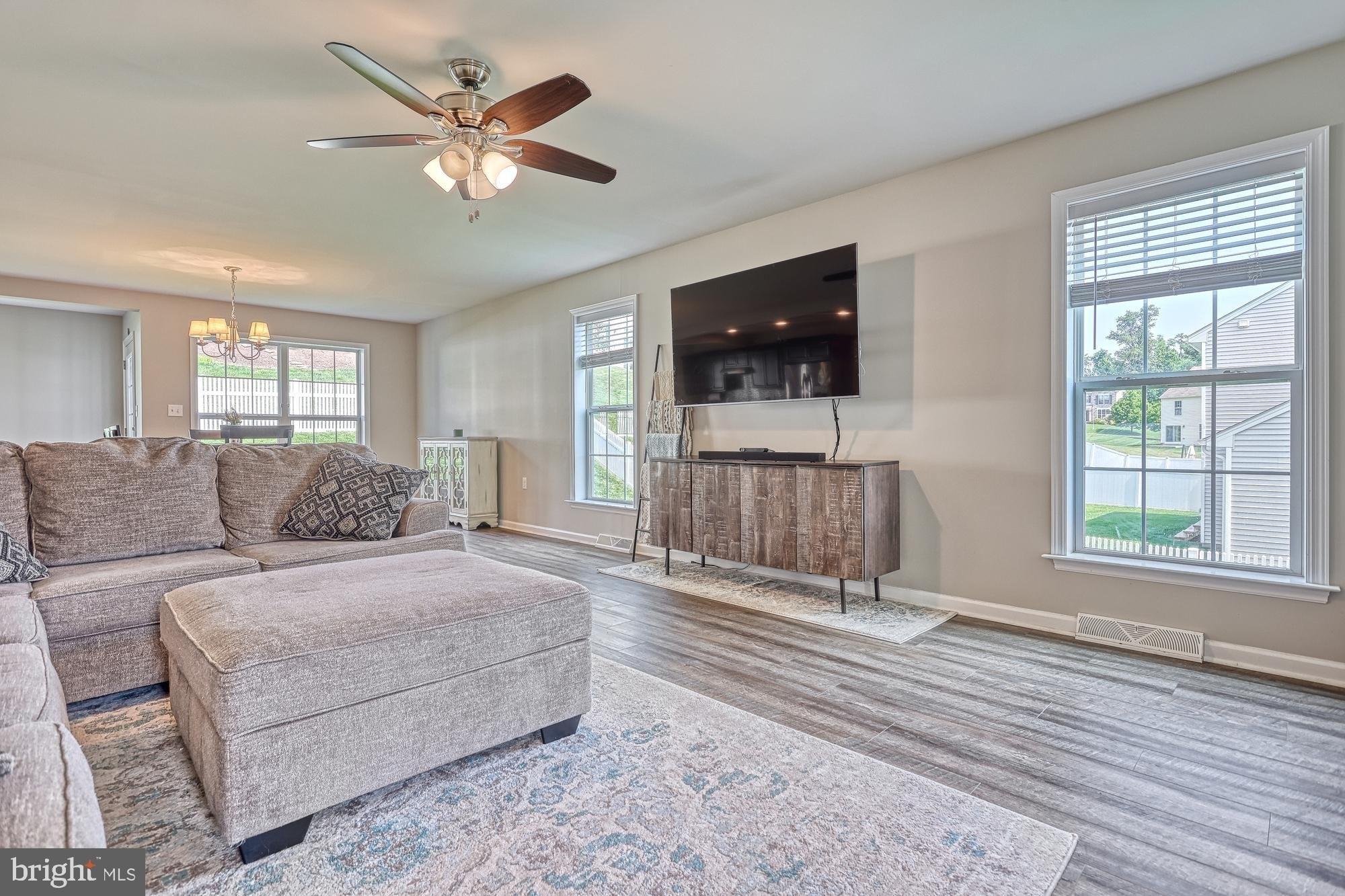 Lark Dr, York Haven, PA 17370
