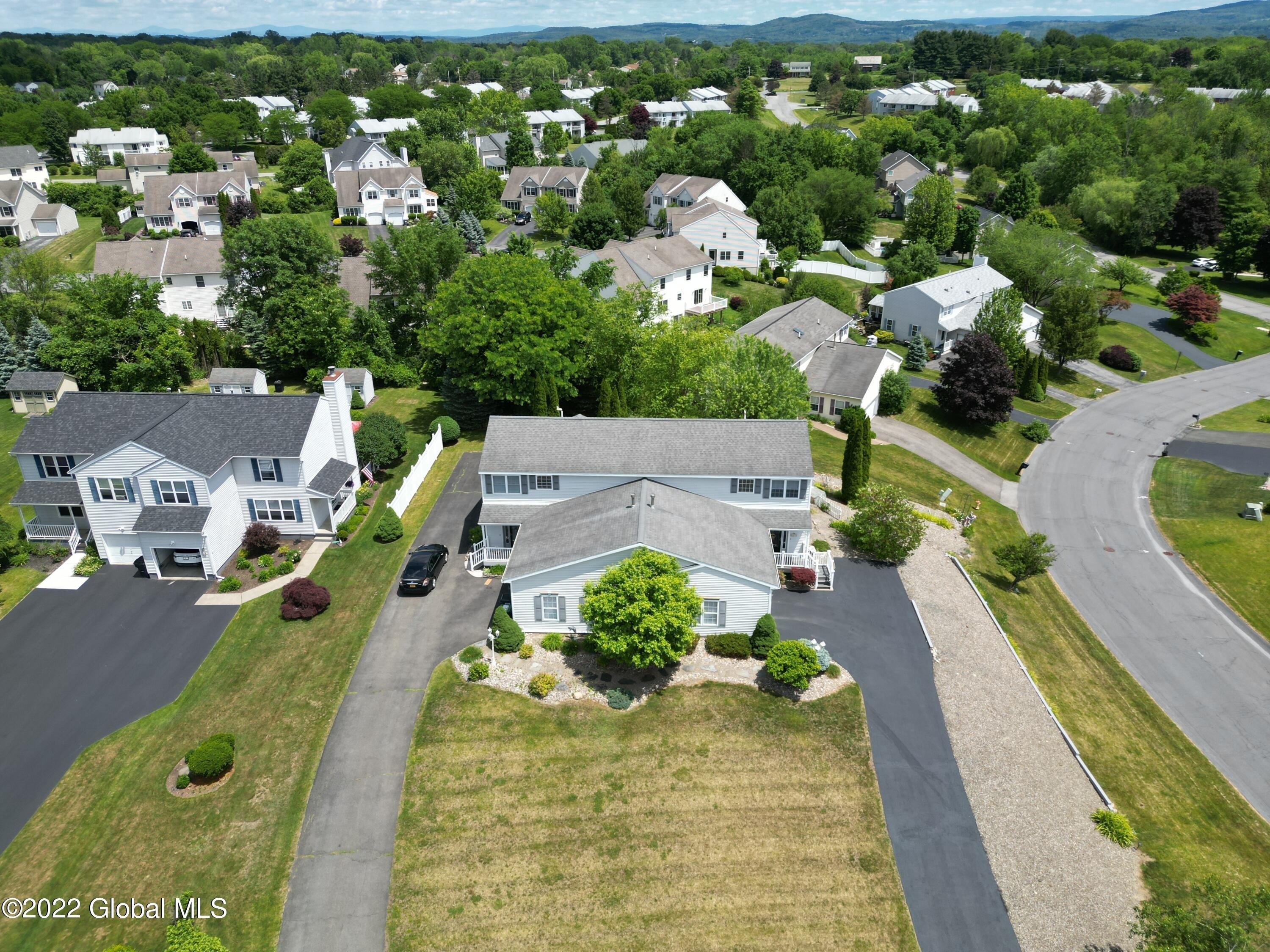 Erie Ct, Waterford, NY 12188