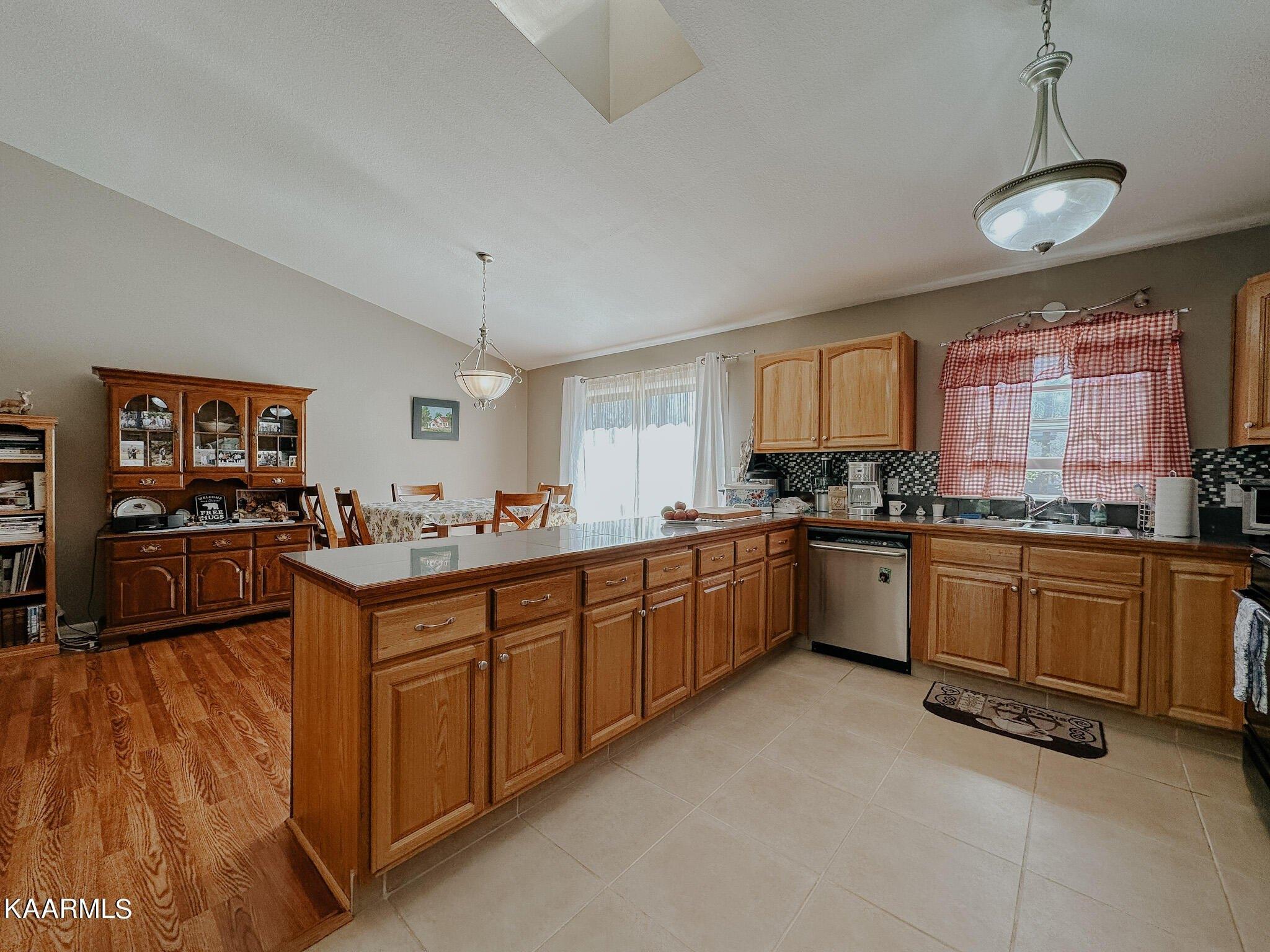 Eagle Ln, Crossville, TN 38558