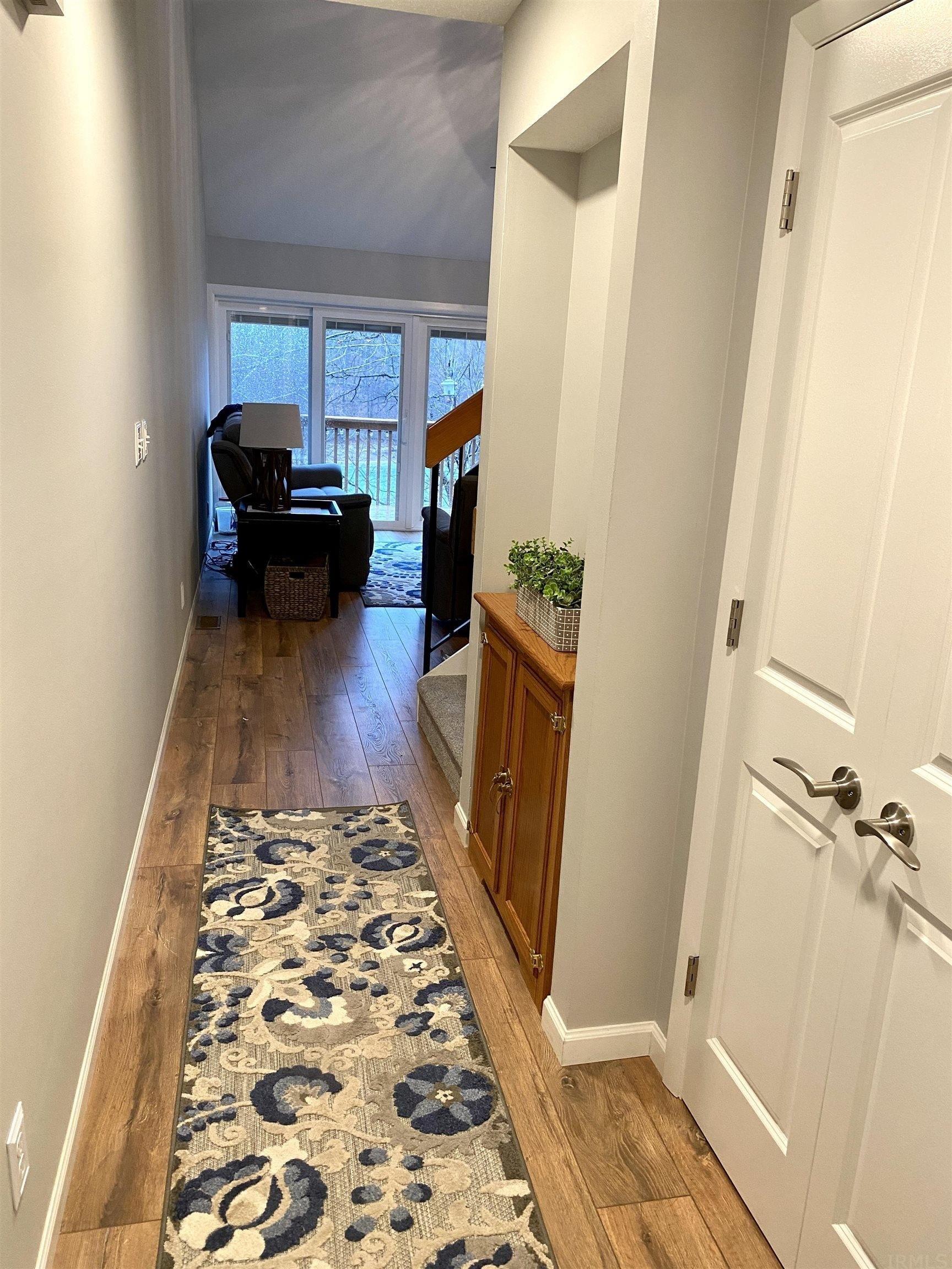 S Pointe Lasalles Dr, Bloomington, IN 47401