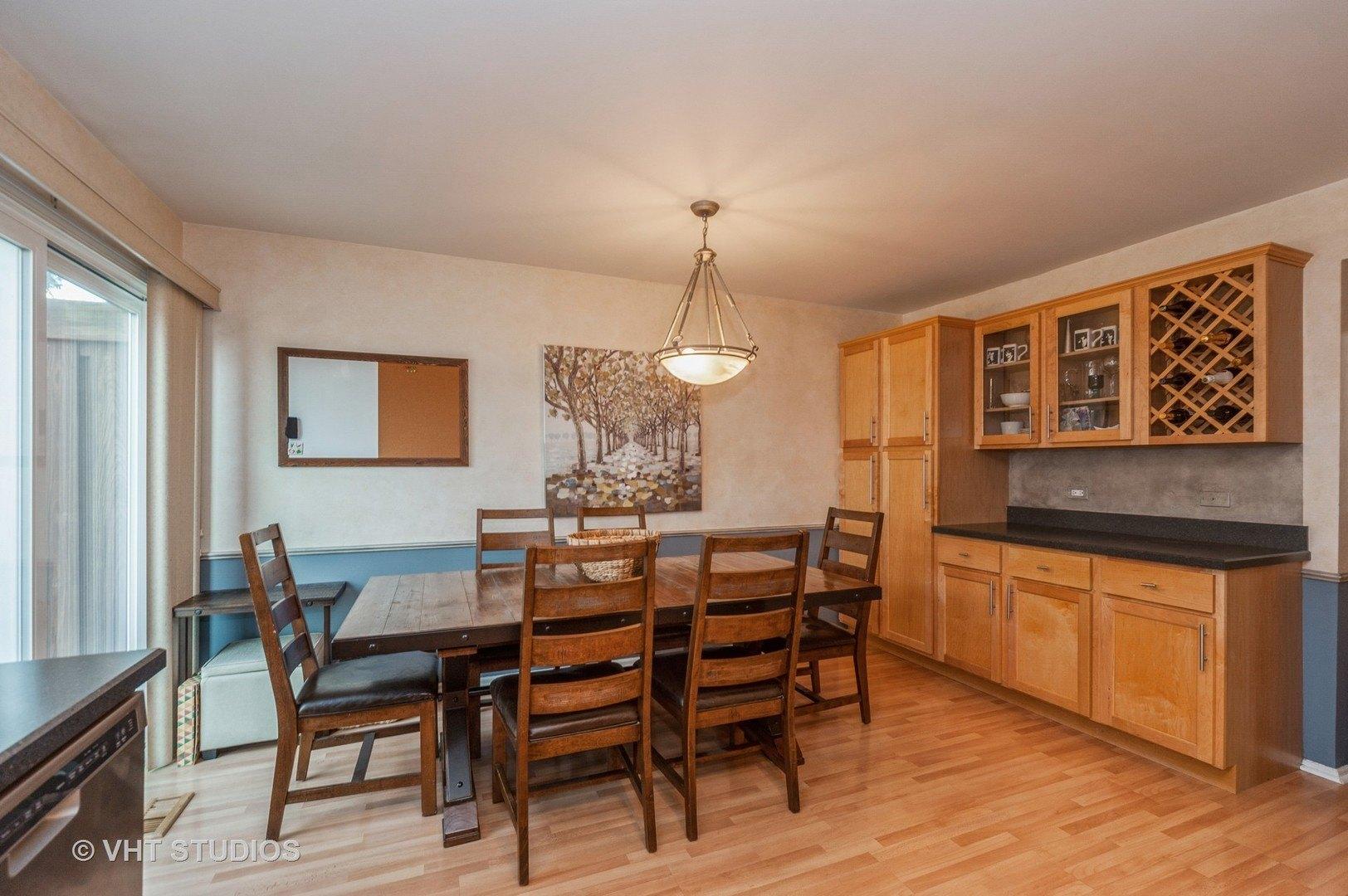 Brandywyn Ln, Buffalo Grove, IL 60089