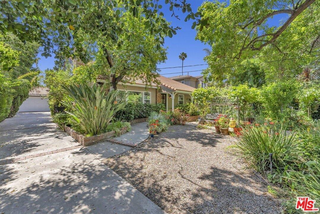 Haskell Ave, Encino, CA 91436