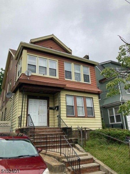 Mapes Ave, Newark, NJ 07112
