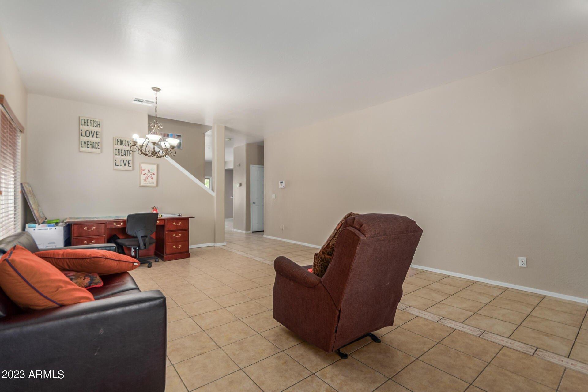 E Country Crossing Way, San Tan Valley, AZ 85143