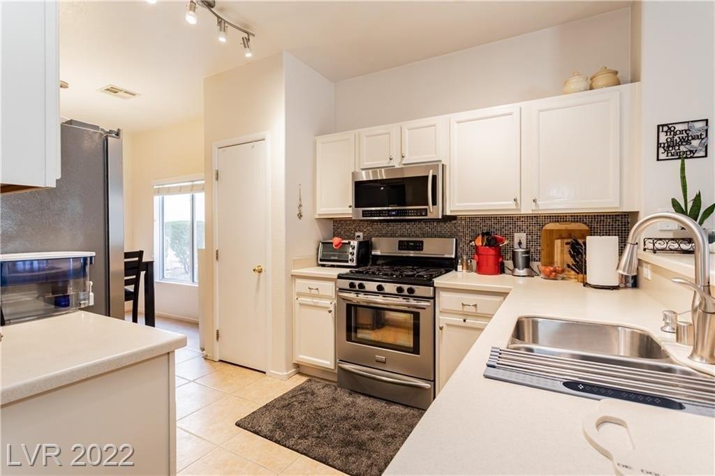 Land Rush Dr, Henderson, NV 89002