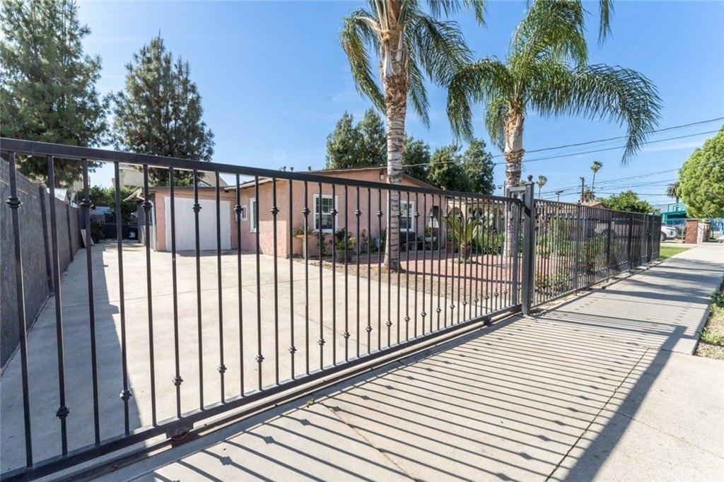 Independence Ave, Canoga Park, CA 91303