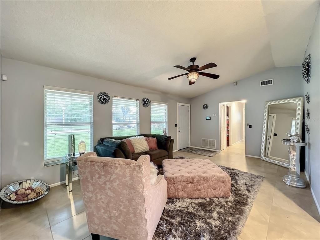 Pale Horse Dr, Orlando, FL 32818