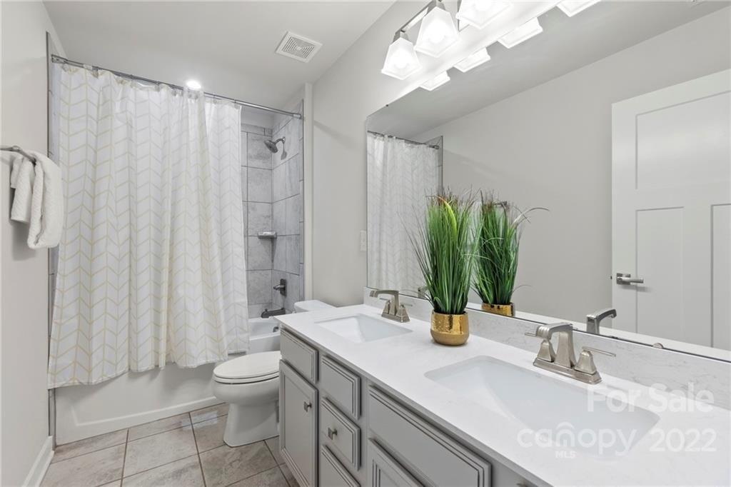 Paper Birch Dr, Charlotte, NC 28215