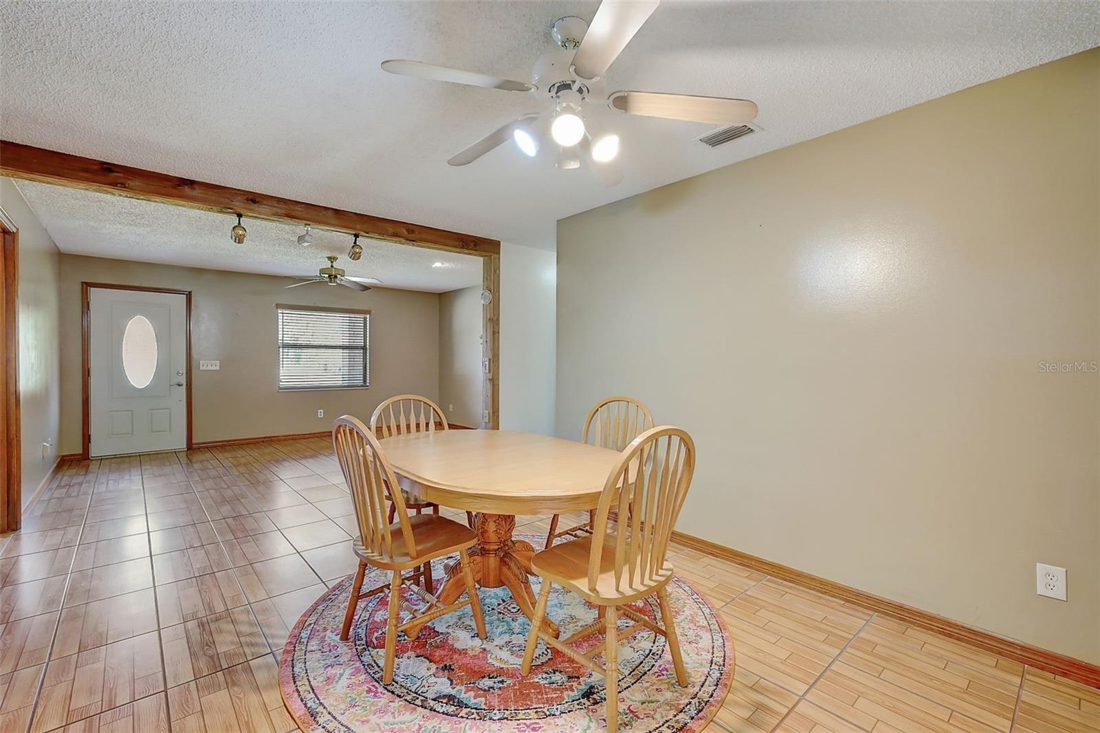 Charles Ave, Orange City, FL 32763