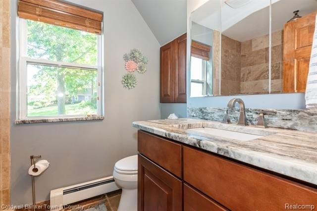 Lexington Rd, Waterford, MI 48328