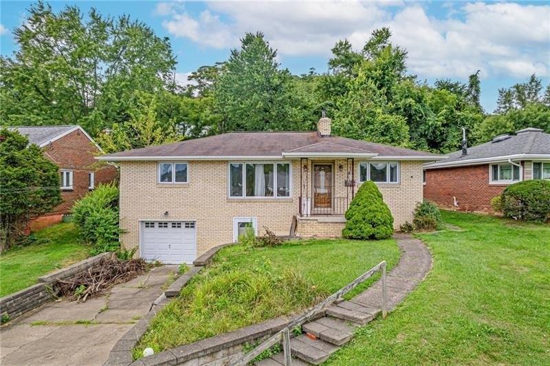 Hemlock Dr, White Oak, PA 15131