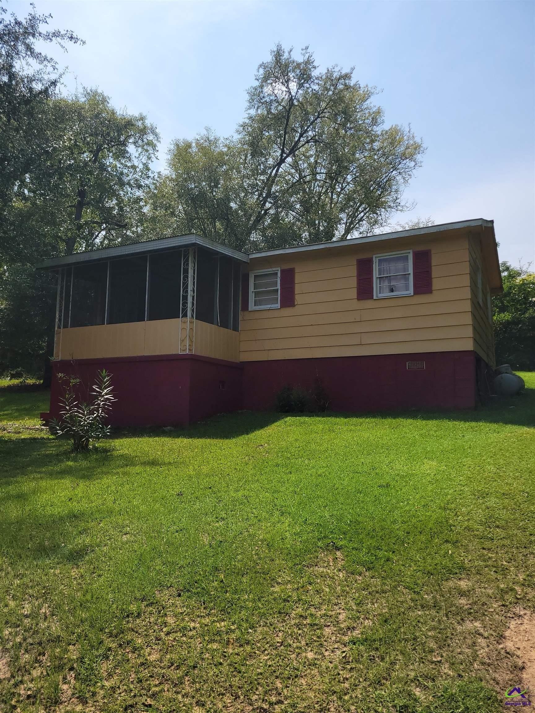 N Collins St, Reynolds, GA 31076