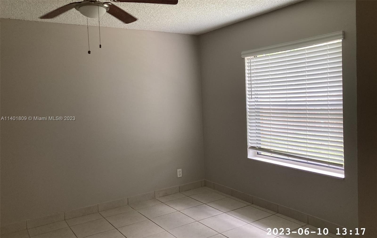 Dewitt Pl, Lake Worth, FL 33463
