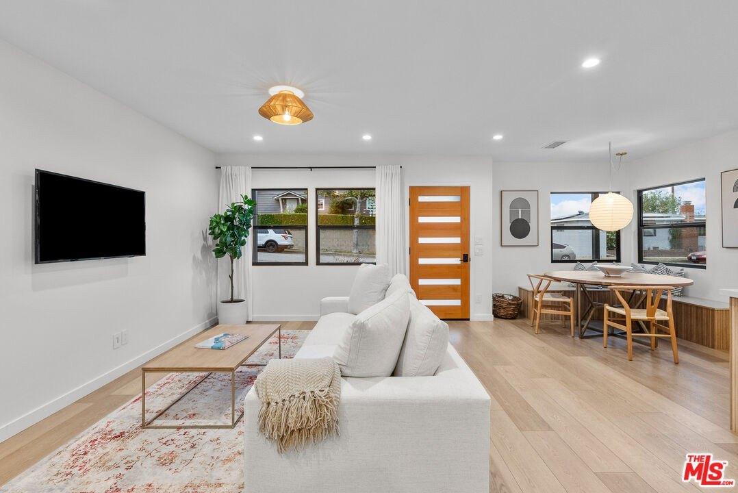 E Walnut Ave, El Segundo, CA 90245
