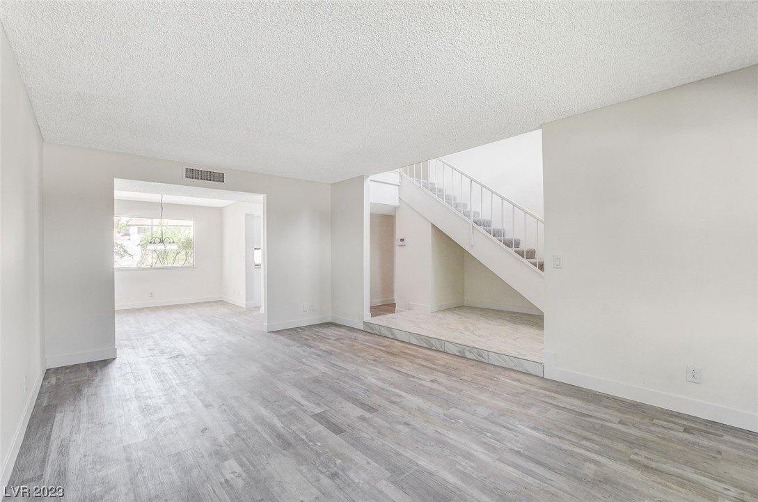 Pamplona Cir, Las Vegas, NV 89103