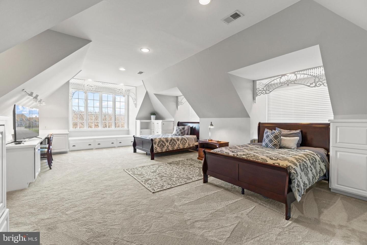 Crossland Ln, Gaithersburg, MD 20878
