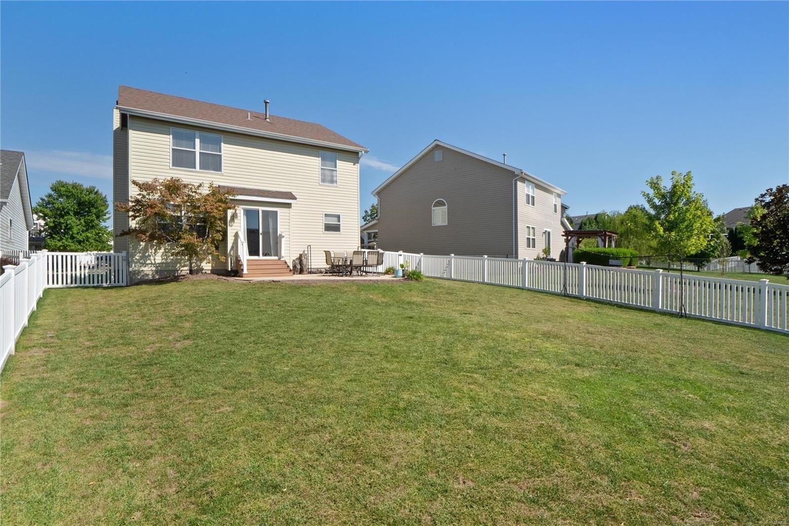 Briarchase Cir, Lake Saint Louis, MO 63367