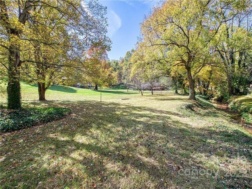 Fairway Hills Dr, Waynesville, NC 28786