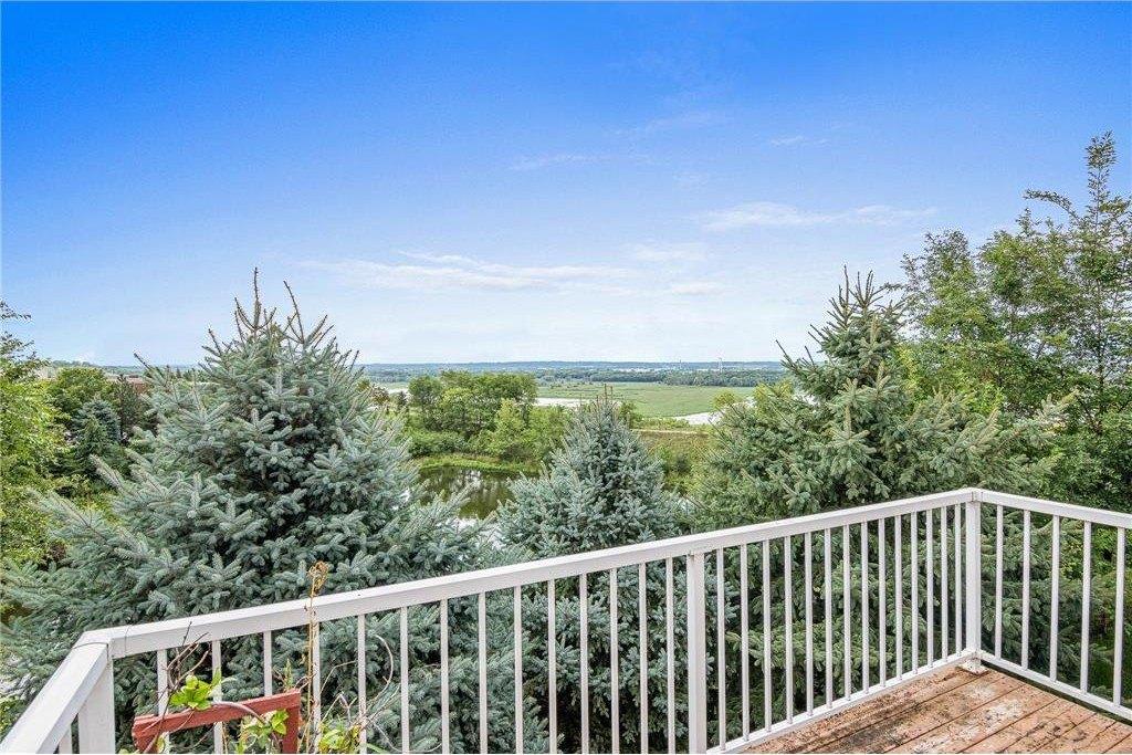 Indigo Dr, Eden Prairie, MN 55347