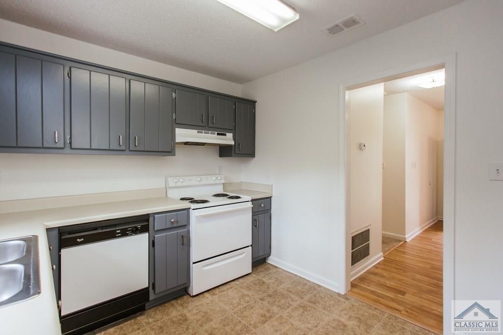 Winter Hill Dr, Winterville, GA 30683