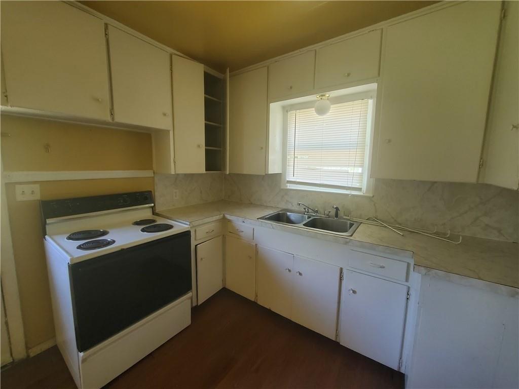 Collingswood Dr, Corpus Christi, TX 78412