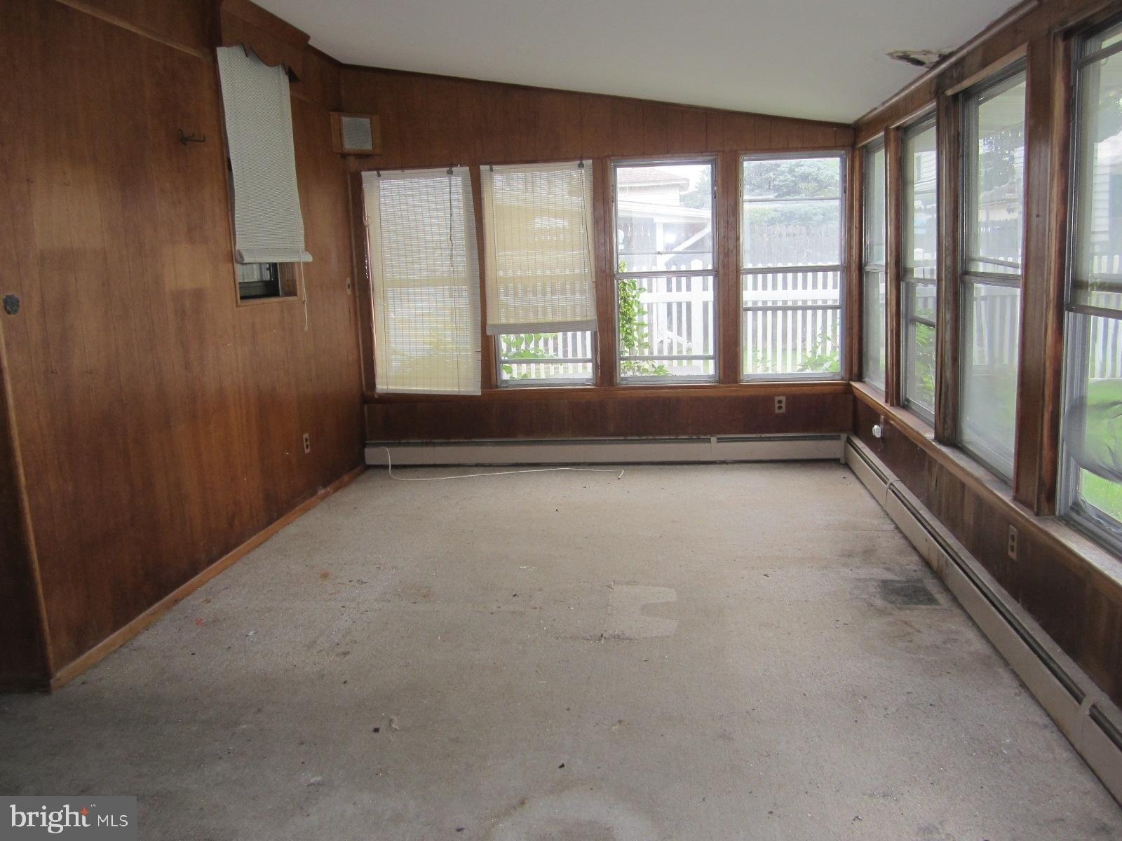 Greenwich Ave, Paulsboro, NJ 08066