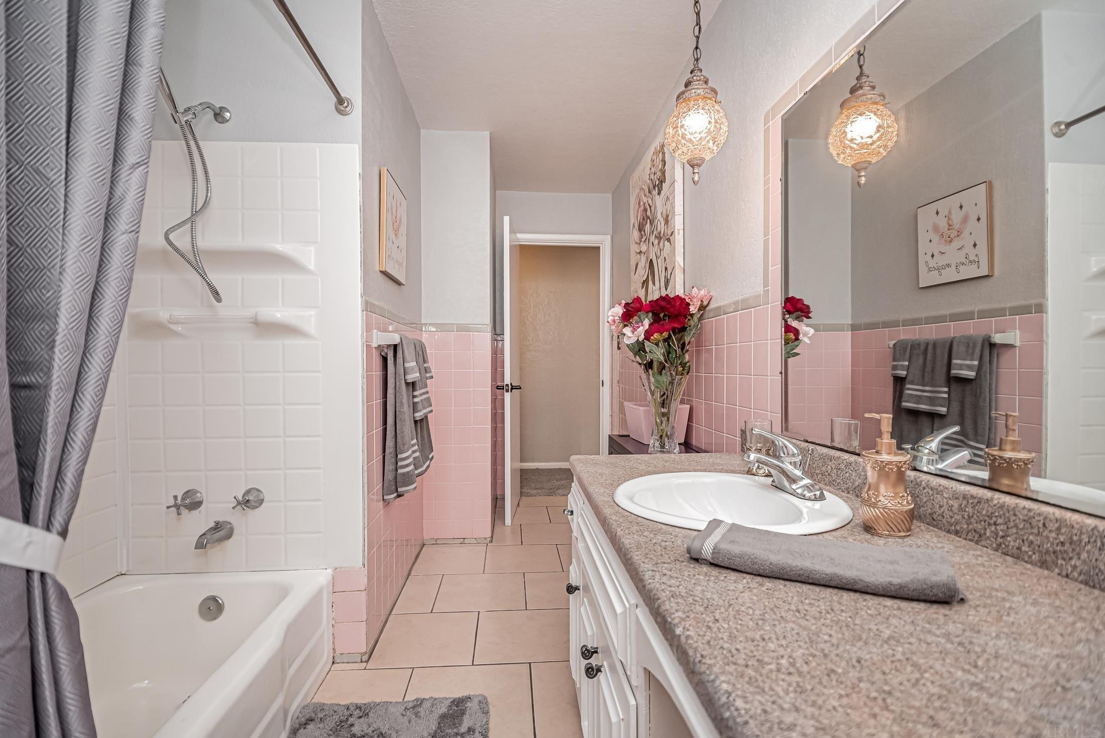 Woodway Dr, Fort Wayne, IN 46835