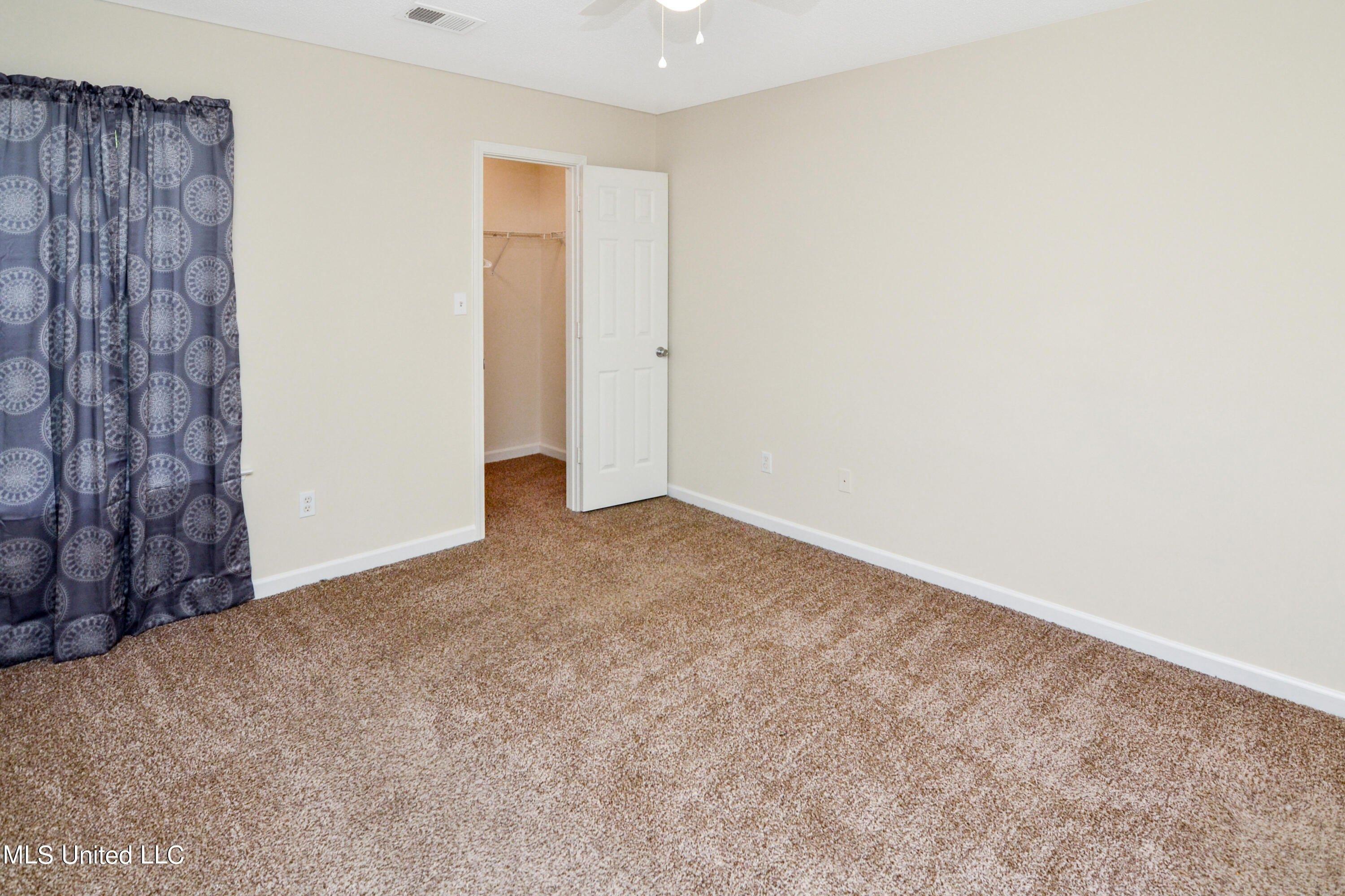 W Valley Ave, Holly Springs, MS 38635
