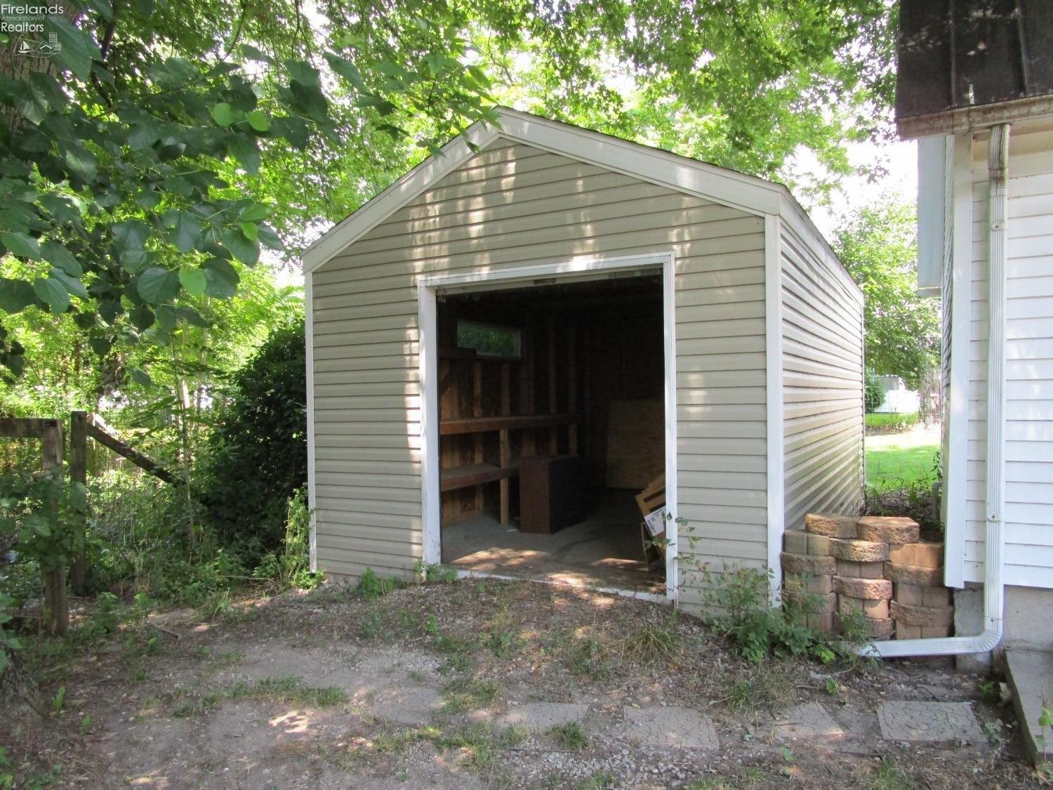 Spring St, Clyde, OH 43410