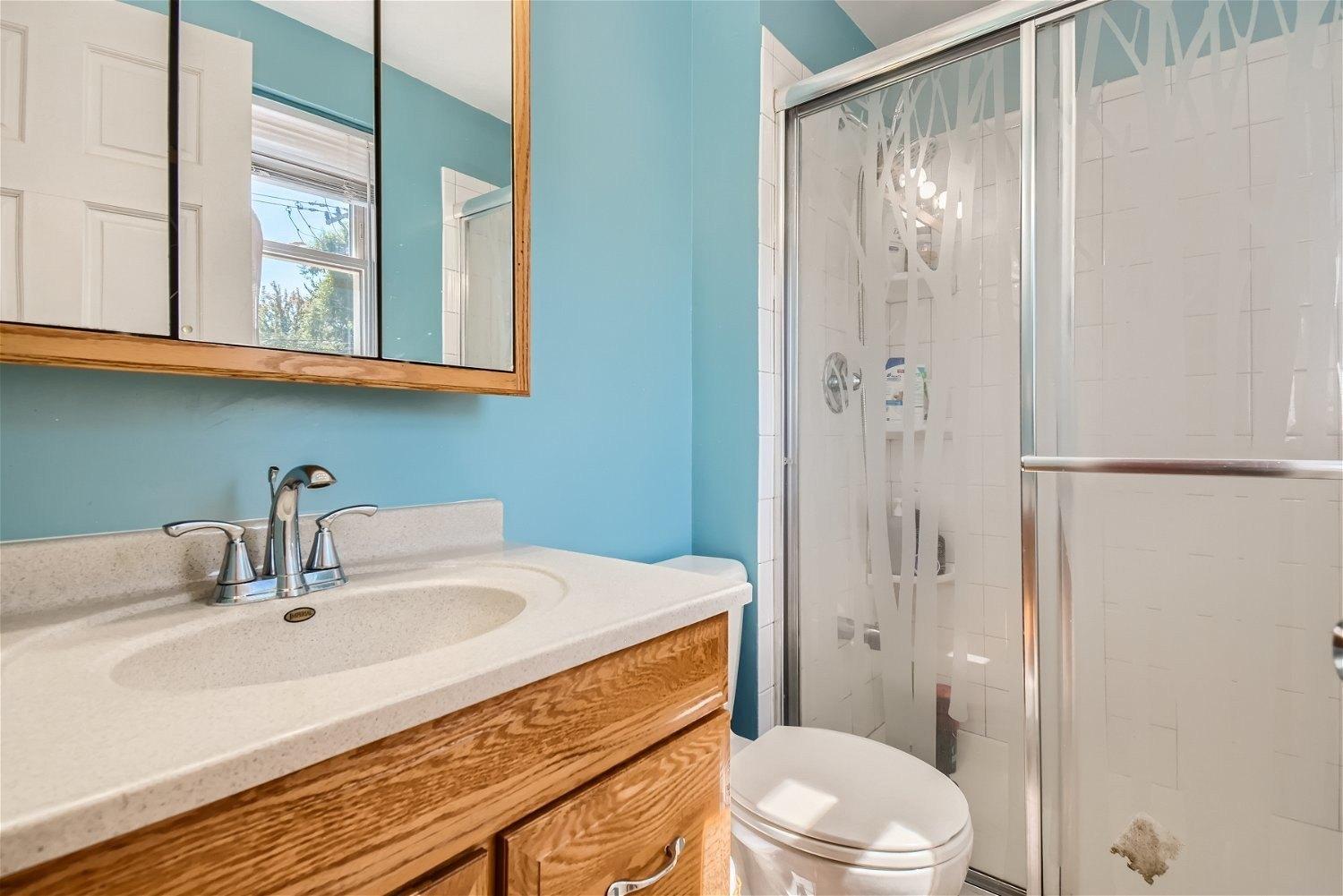 Dunbar Ct, Schaumburg, IL 60194