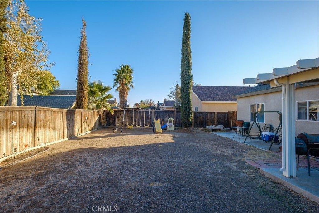 Carob St, Victorville, CA 92394