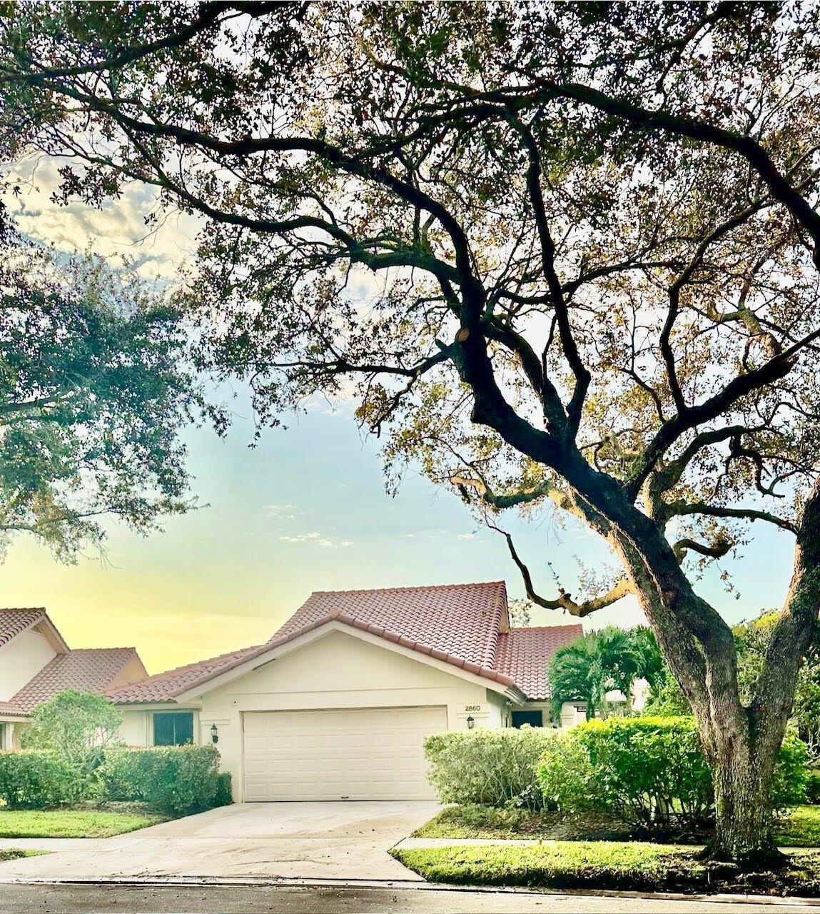 Cuyahoga Ln, West Palm Beach, FL 33409