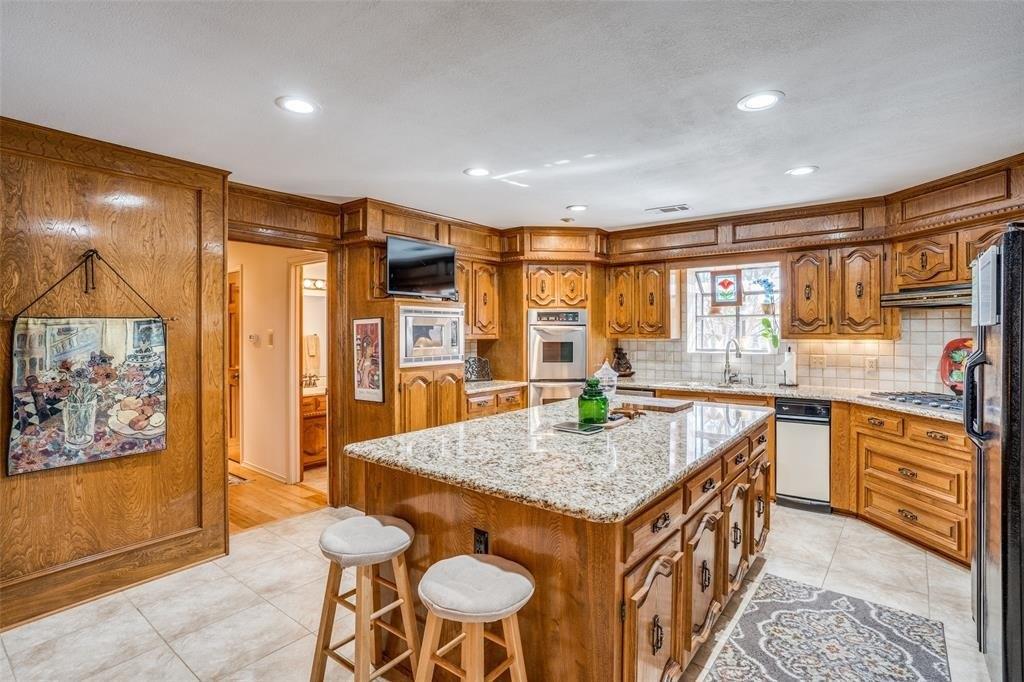 Ashglen Cir, Dallas, TX 75238