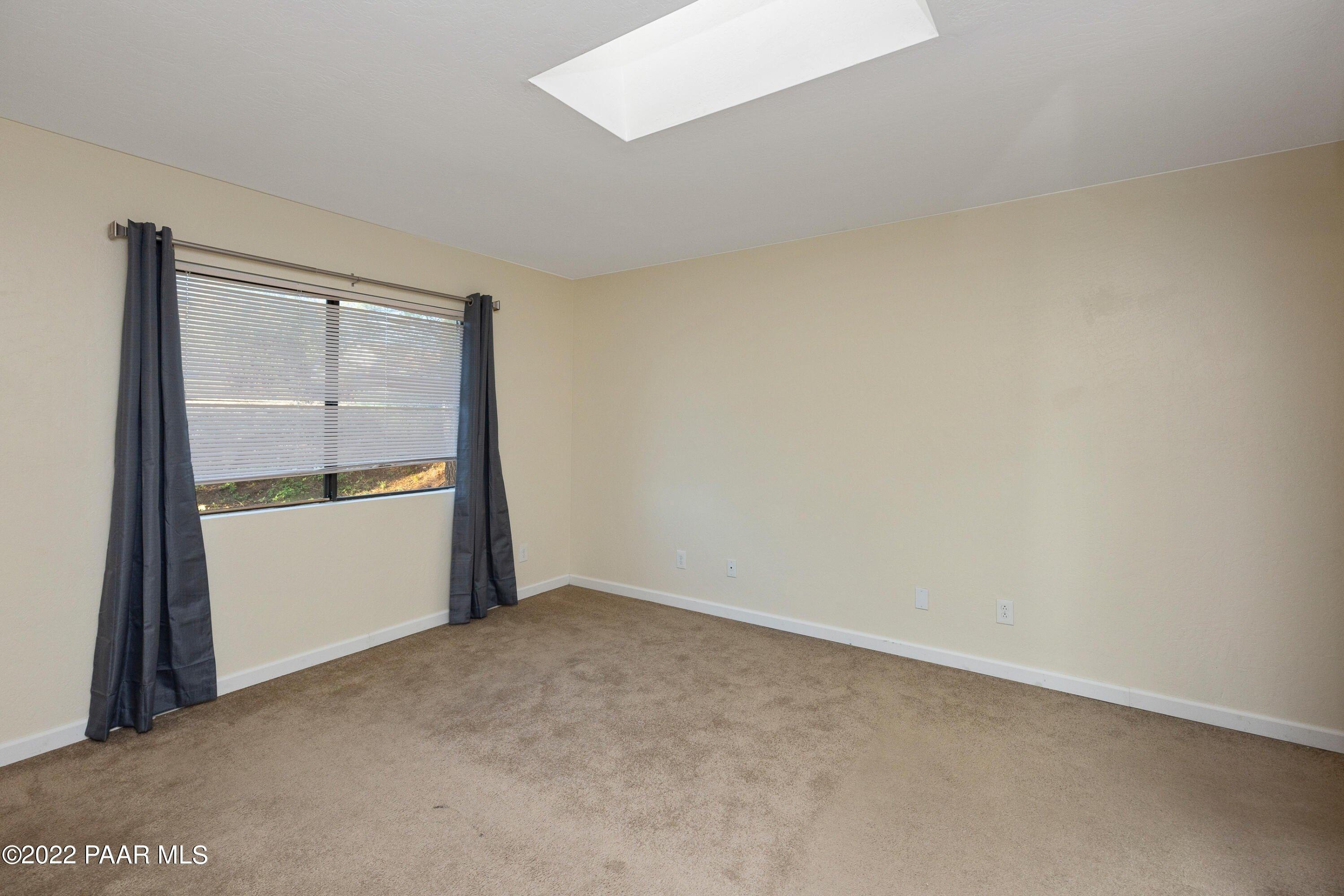 E Bluejay Dr, Mayer, AZ 86333