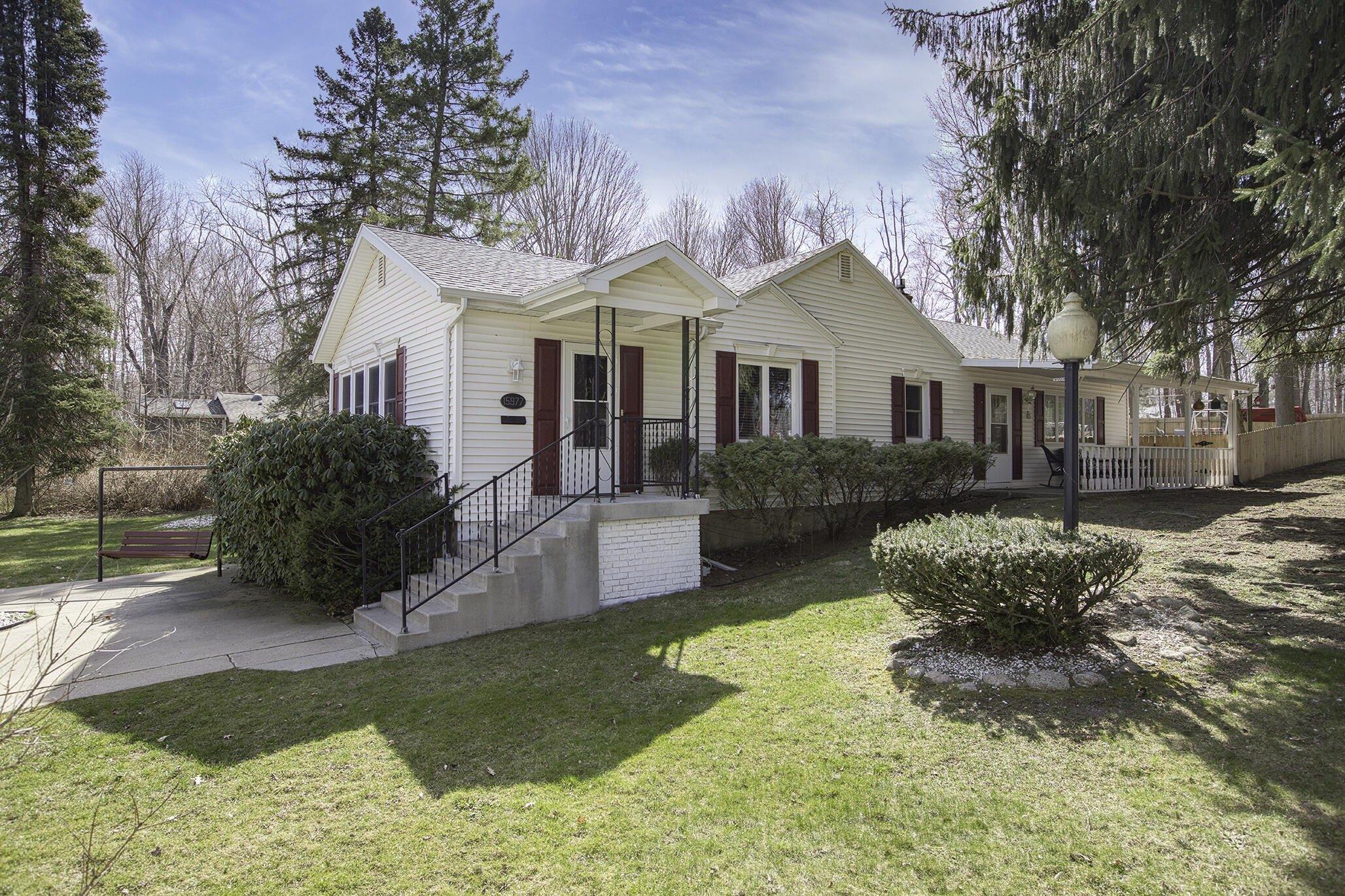 W Clear Lake Rd, Buchanan, MI 49107